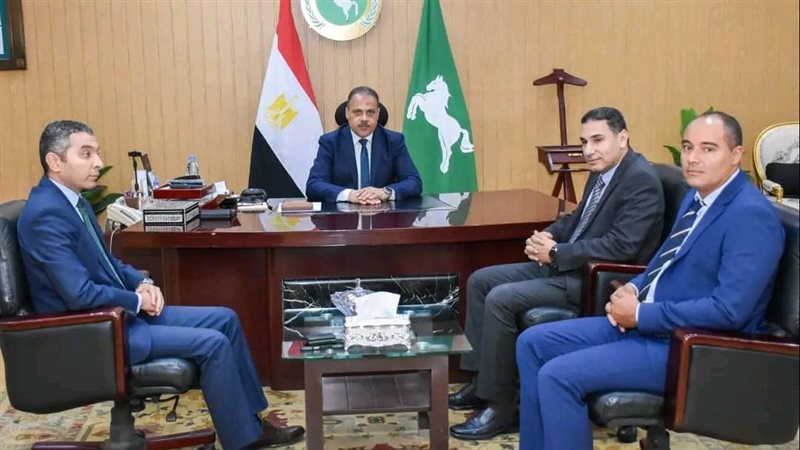 محافظ الشرقية يستقبل