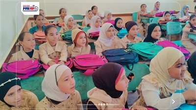 تعليم الفيوم: توزيع 559 شنطة مدرسية بمدرسة سيدنا الخضر بيوسف الصديق  