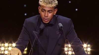 لامين يامال يدخل التاريخ.. أول لاعب يحصد جائزة أفضل صاعد مرتين متتاليتين