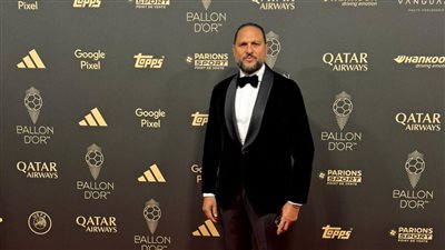 عماد زيادة ونجله يحضران حفل توزيع جوائز الكرة الذهبية 