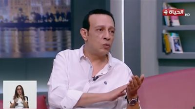 محمد عبد الحافظ يبكي على الهواء: 