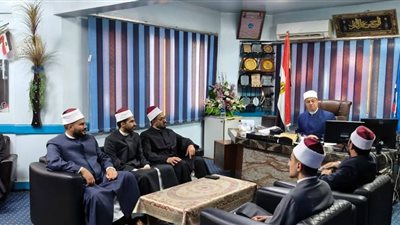 وكيل أوقاف السويس يجري مقابلات الأئمة المرشحين لأداء المجالس العلمية