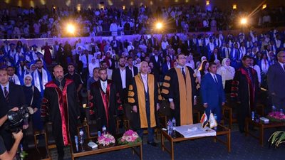 «أسيوط» تحتفل بتخريج الدفعة الحادية عشرة 2024/2025 من طلاب الجامعة المصرية
