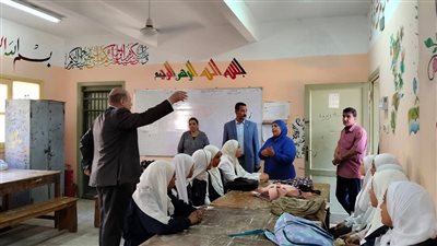 تعليم قنا يفاجئ 4 مدارس بجولة تفقدية للاطمئنان على سير العملية التعليمية (صور)