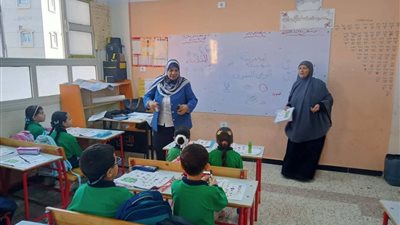 جولة لمديرة إدارة السرو التعليمية بمدرسة دقهلة الابتدائية المشتركة