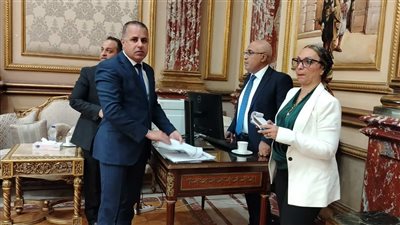توافد أعضاء مجلس الشيوخ المنتخبين لاستلام كارنيهات العضوية