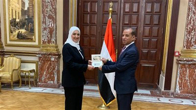 زينب فهيم بعد تسلم كارنيه عضوية الشيوخ: ملف تمكين المرأة في صدارة أولوياتي