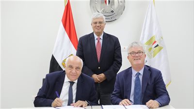 وزير التعليم العالي يشهد تجديد بروتوكول التعاون بين المستقبل وكورك الأيرلندية