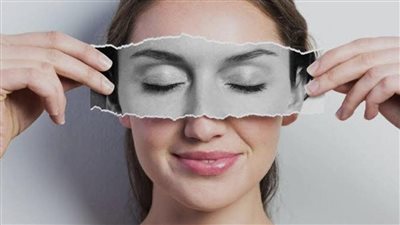 ودّعي الهالات السوداء.. خطوات بسيطة لعيون أكثر إشراقًا