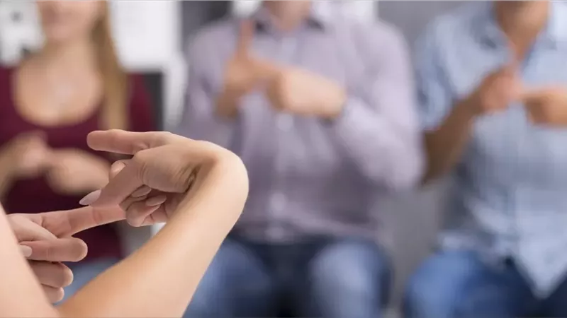 لغة الإشارة