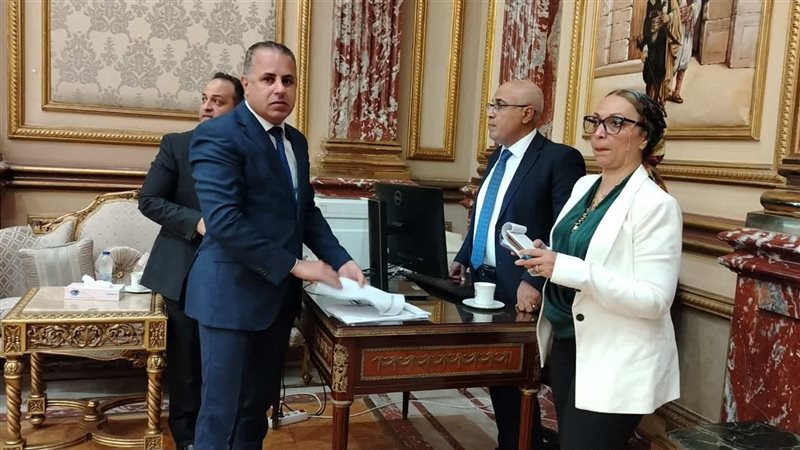 بدء استلام بطاقات