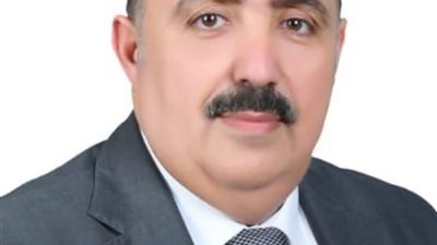 عز الدين حسيني جاد نائبًا لرئيس جامعة السويس لشئون التعليم والطلاب 