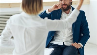 5 عبارات لازم تتجنبها لو عايز تكون أكثر تقبلًا للآخرين