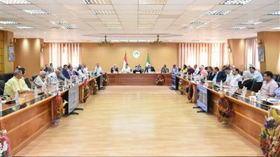 محافظ الشرقية يبحث استعدادات إنطلاق فعاليات مهرجان الخيول العربية 