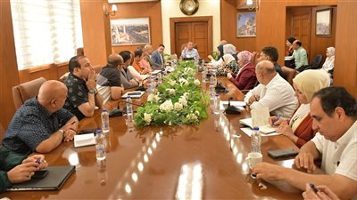 محافظ بورسعيد يستعرض مستجدات الموقف التنفيذي في تطوير