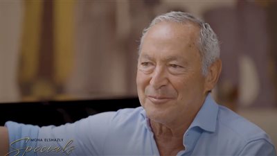 سميح ساويرس: بدأت تعلم البيانو في الـ59 لأكسر روتين الحياة|فيديو 