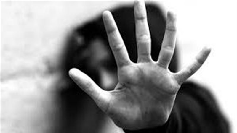 تحرش بطالبة