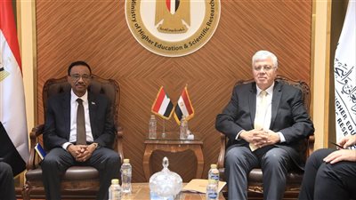 وزير التعليم العالي يلتقي نظيره السوداني لتعزيز التعاون في مجالات التعليم
