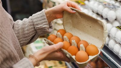 المدة التي يمكن تخزين بيض الدجاج فيها داخل الثلاجة