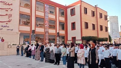 العام الدراسي الجديد.. تعليم دمياط والأمن يشاركان أبناء الشهداء (صور)