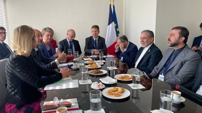 اجتماع وزير الخارجية الإيراني مع وزراء خارجية بريطانيا وألمانيا وفرنسا