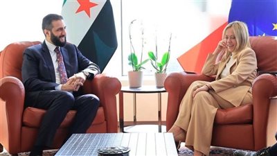 هل تبدو معجبة؟.. نظرات ميلوني لأحمد الشرع خلال لقائهم تثير جدلاً واسعاً