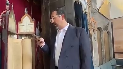 حاخام سوري أمريكي يصلي لأجل أحمد الشرع في دمشق ويثير تفاعلاً واسعاً 