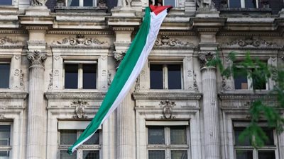 تعليمات للمباني الحكومية في فرنسا بإنزال العلم الفلسطيني