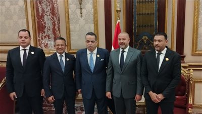 خلال استخراج كارنيهات عضوية الشيوخ.. عصام هلال وأحمد دياب في صورة تذكارية 