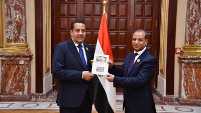 ناصر الضوي يتسلم كارنيه مجلس الشيوخ ويؤكد: المواطن أولًا 