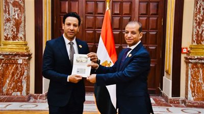 النائب أحمد طرمان يتسلم كارنيه عضوية مجلس الشيوخ