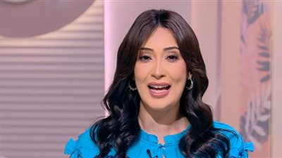 إيمان عز الدين لأنغام: حمد الله على سلامتك ونورتي المسرح والدنيا