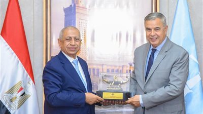 محافظة الإسكندرية توقع بروتوكول تعاون مع الأكاديمية العربية لتعزيز الاستثمار 