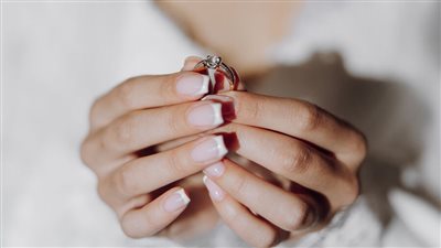 في 3 خطوات فقط.. كيفية تحديد مقاس خاتمك دون مساعدة صائغ؟