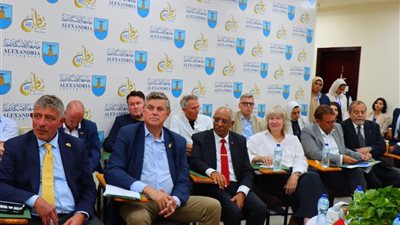 جامعة الإسكندرية تستقبل سفير الدنمارك وأعضاء البرلمان لبحث التعاون الأكاديمي 