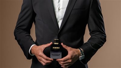 سعره يصل إلى 2300 جنيه.. كريستيانو رونالدو: عطري الجديد انعكاس لرحلتي