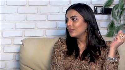 هاجر الشرنوبي تكشف تفاصيل لحظة وفاة والدها : الدنيا توقفت