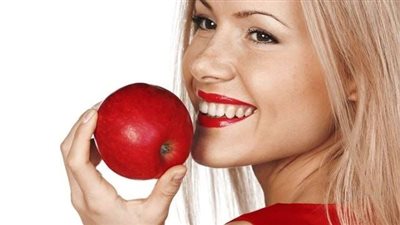 فوائد التفاح للبشرة والصحة: سر الجمال والشباب الطبيعي