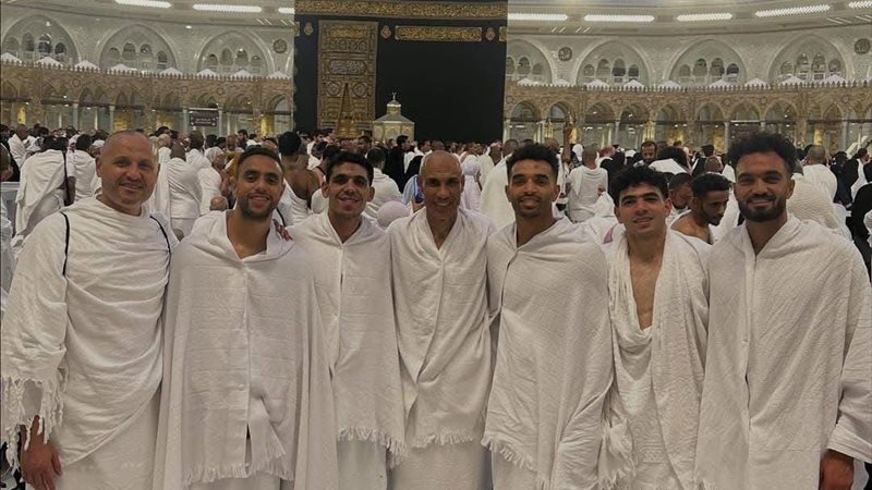 لاعبي وإداري بيراميدز