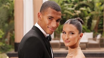 في أجواء مغربية تراثية زواج لاعب التنس الكندي فليكس أوجيه الياسيم من نينا غيب