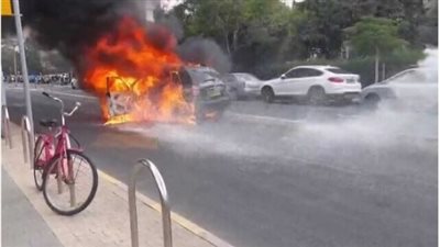 عاجل.. انفجار سيارة في تل أبيب                    