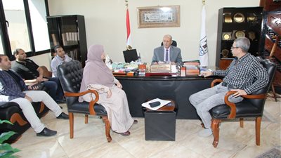 استعدادًا لفصل الشتاء.. بحث سبل ضمان جاهزية شبكات الصرف الصحي ببنى سويف 