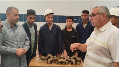 مدير التعليم الفني ببني سويف يتابع انتظام سير العملية التعليمية