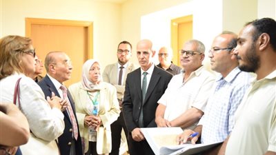 رئيس جامعة بني سويف يوجه بتشكيل لجنة لوضع خطة لتأهيل ذوي الإعاقة