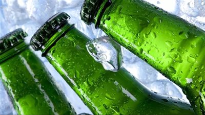 ما الحكم الشرعي في شراب البيرة .. وهل هناك فرق بينها وبين الخمر؟