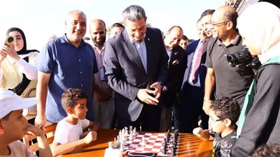 محافظ دمياط يشهد عروض الكاياك بالنيل ومسابقة الشطرنج ضمن المهرجان الترويجي