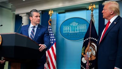 وزير الدفاع الأمريكي يستدعي مئات الجنرالات لاجتماع مفاجئ وترامب يقلل من أهميته