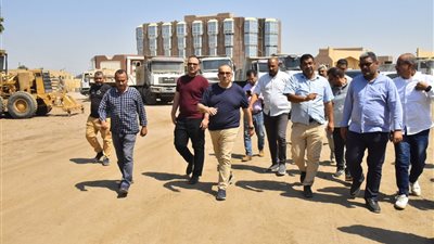 محافظ أسيوط يتفقد وحدة الرصف ويشدد على رفع كفاءة المعدات وتعظيم الاستفادة 