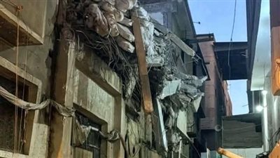 7 وفيات و30 مصابا في حريق مصنع ملابس بالمحلة والدفع بـ 26 سيارة إسعاف