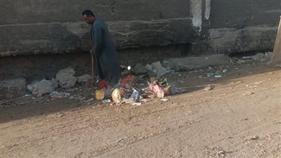 أهالي نجع حمادي بقنا يستغيثون من انتشار القمامة والمخلفات في الشوارع 